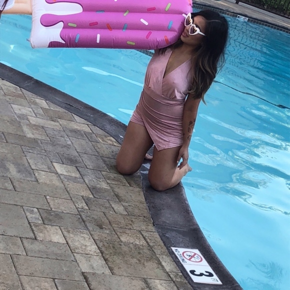 NEW Blue Blush Pink Romper - Picture 4 of 5